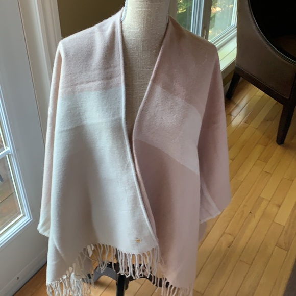 BN Soia & Kyo pink shawl - Picture 4 of 5